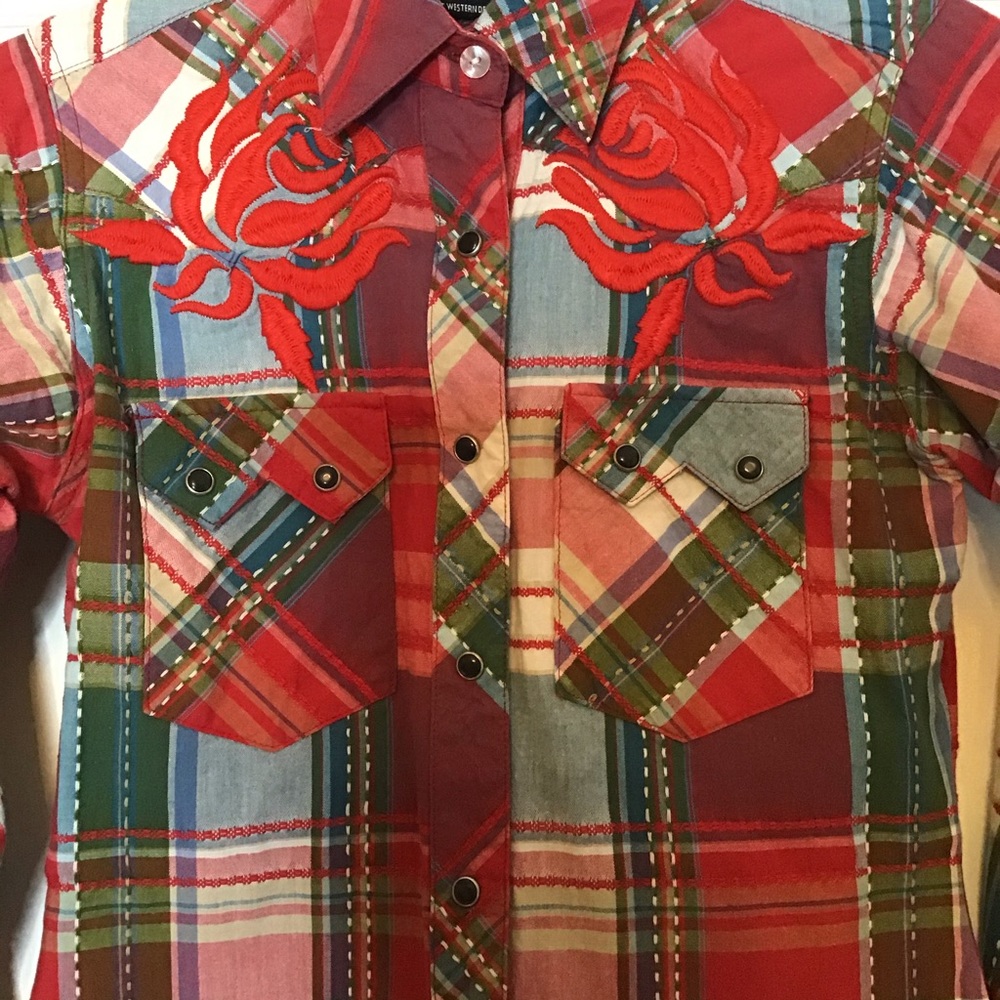 Woman’s button down - Picture 2 of 6